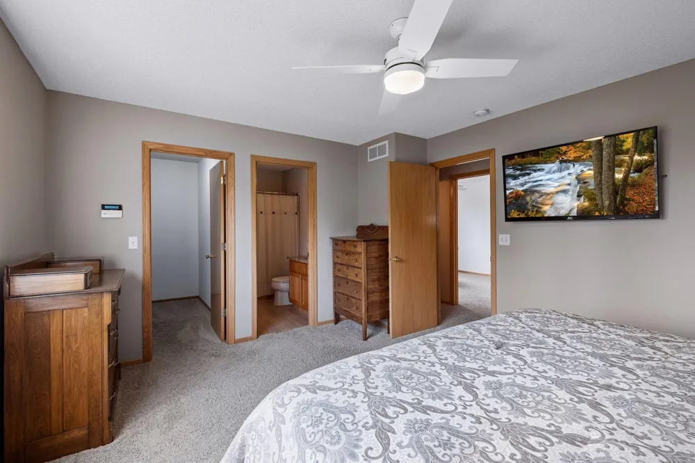 3963 Bailey Ridge Draw Woodbury, MN 55125