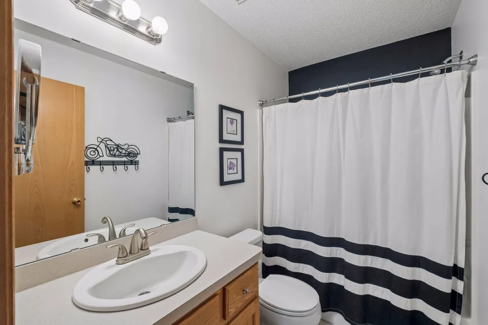 3963 Bailey Ridge Draw Woodbury, MN 55125