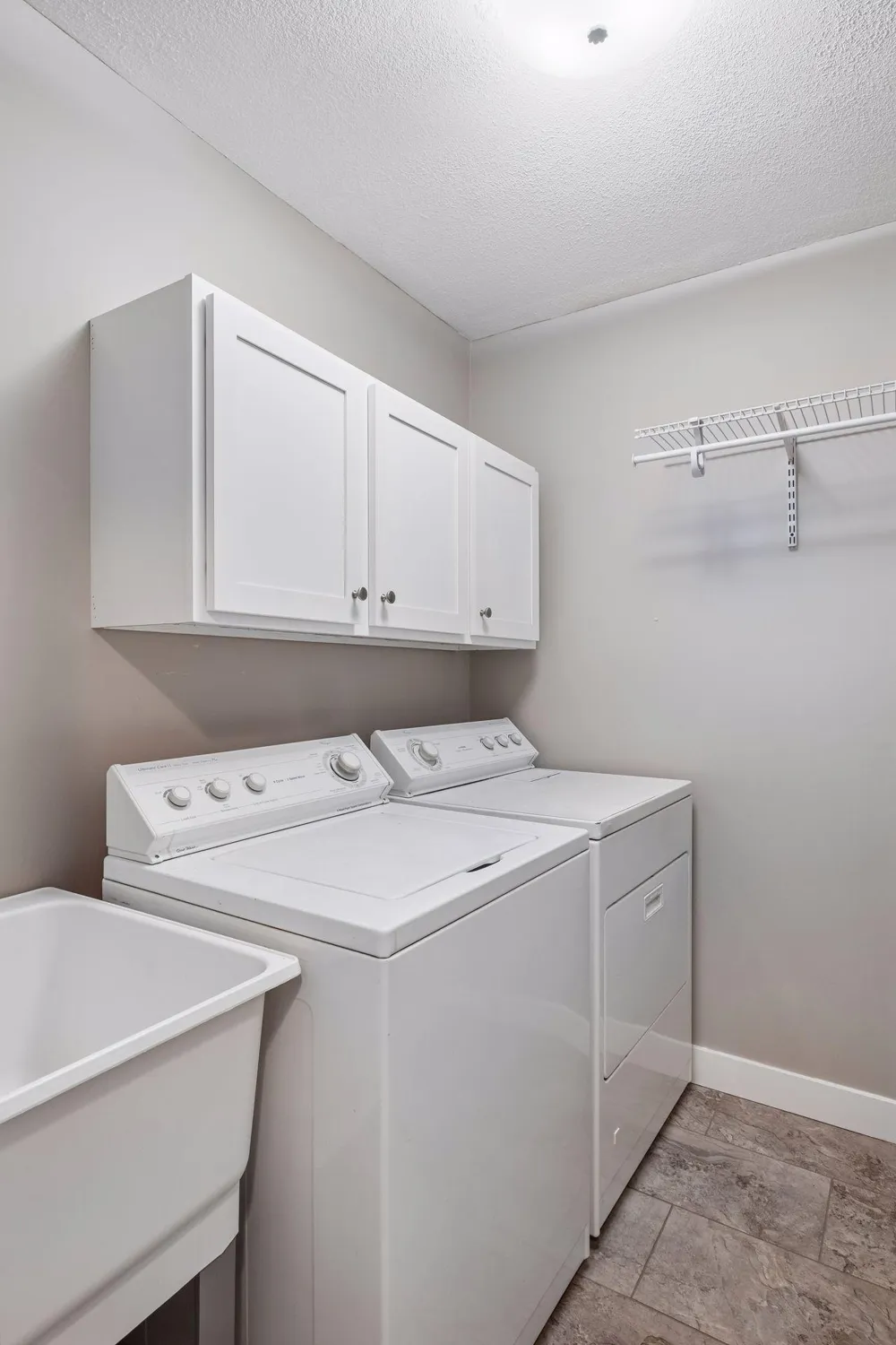 3963 Bailey Ridge Draw Woodbury, MN 55125