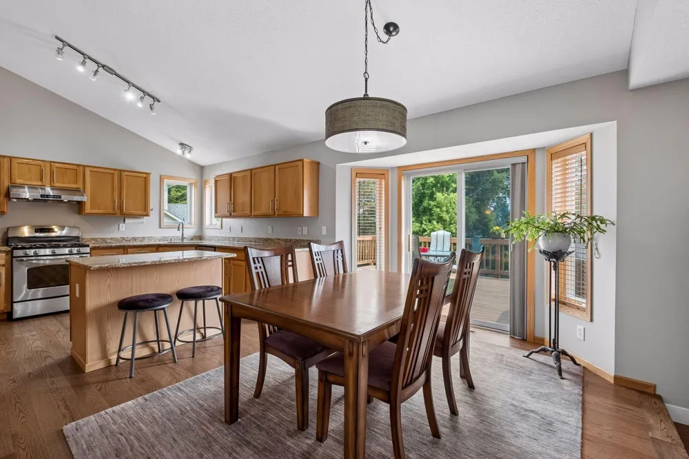 3963 Bailey Ridge Draw Woodbury, MN 55125