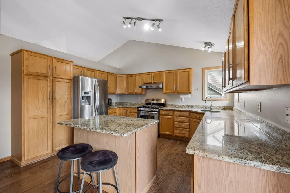 3963 Bailey Ridge Draw Woodbury, MN 55125
