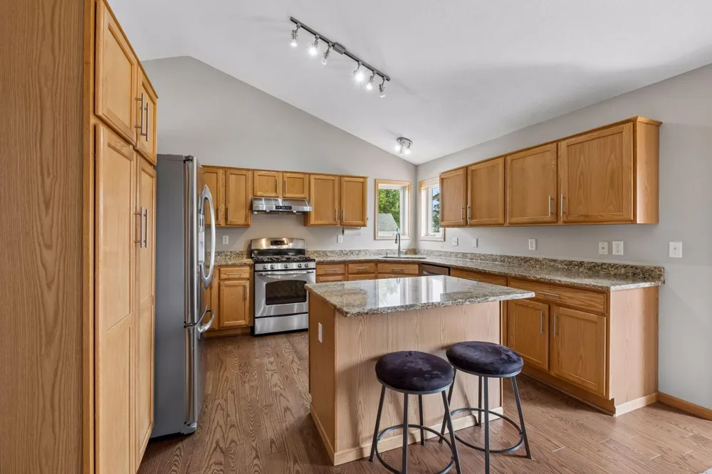 3963 Bailey Ridge Draw Woodbury, MN 55125