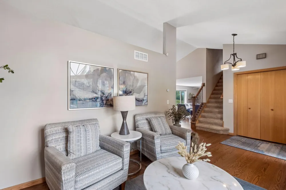 3963 Bailey Ridge Draw Woodbury, MN 55125