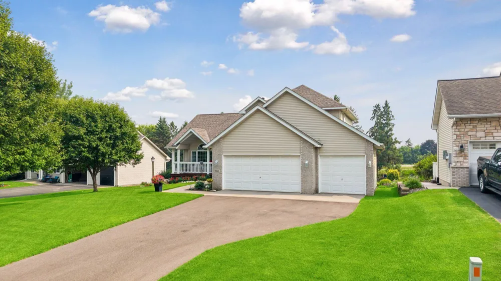 3963 Bailey Ridge Draw Woodbury, MN 55125