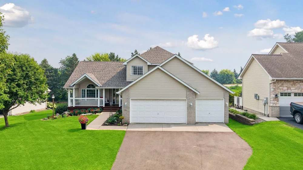 3963 Bailey Ridge Draw Woodbury, MN 55125