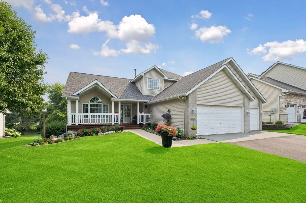 3963 Bailey Ridge Draw Woodbury, MN 55125