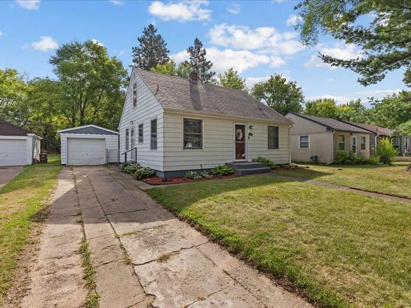 1309 S 7th Street Brainerd, MN 56401