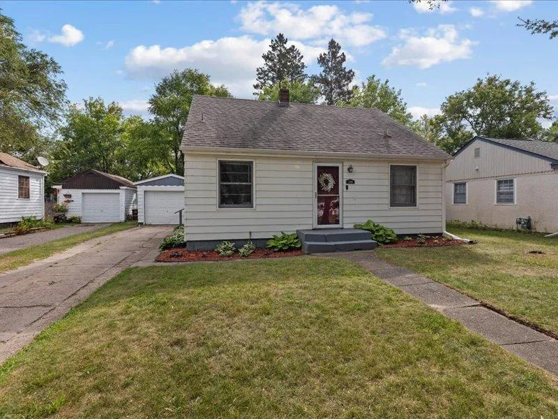 1309 S 7th Street Brainerd, MN 56401