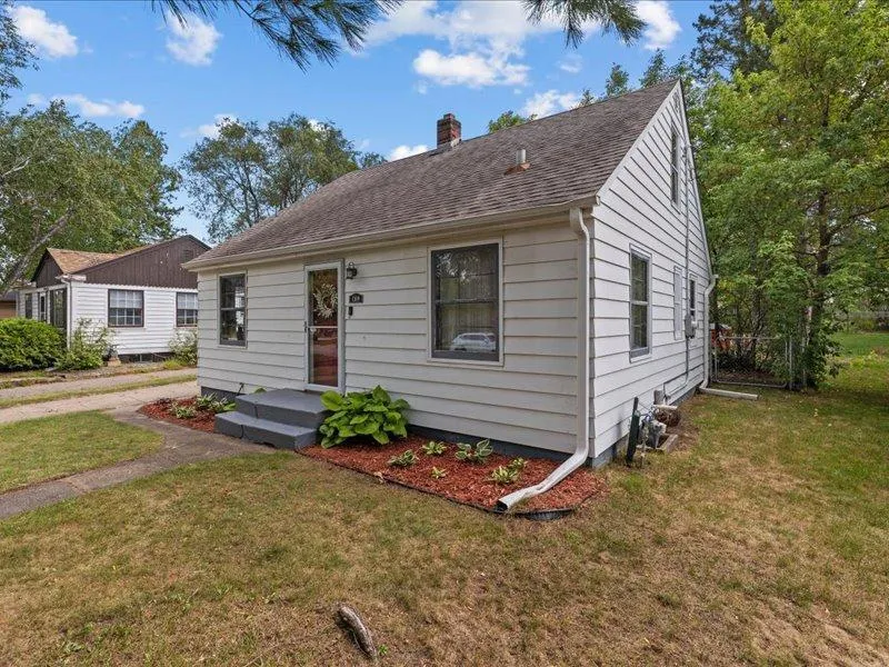 1309 S 7th Street Brainerd, MN 56401