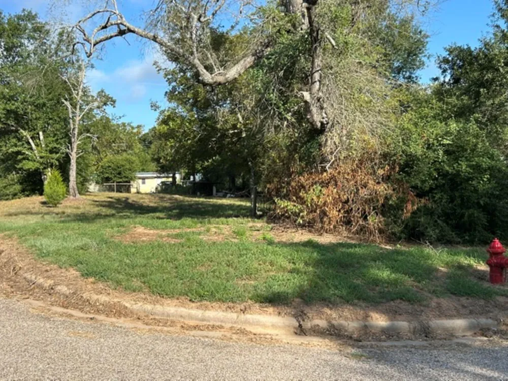 1502 15th Street Hempstead, TX 77445
