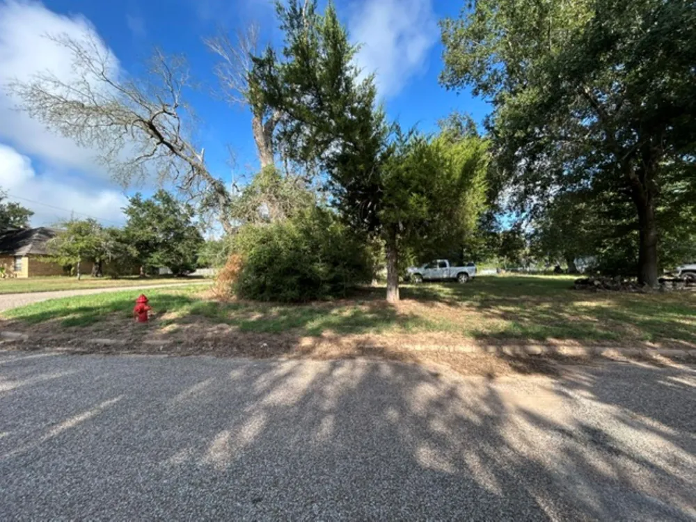 1502 15th Street Hempstead, TX 77445