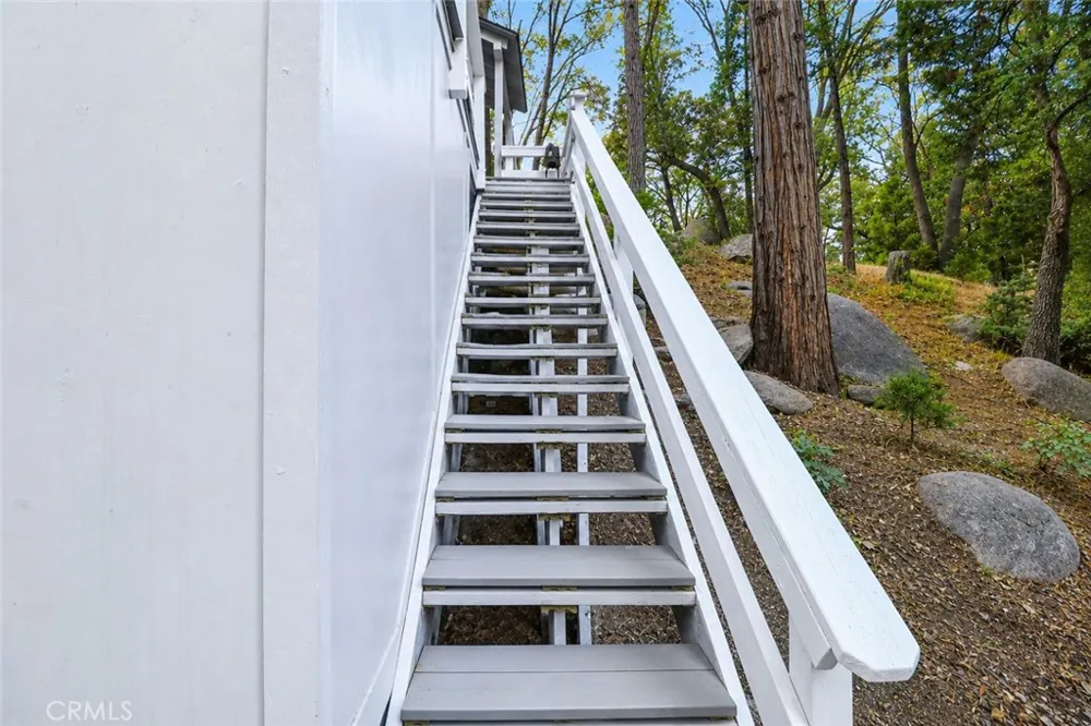 27548 Meadow Lake Arrowhead, CA 92352
