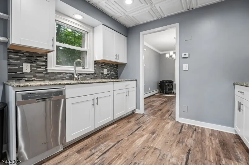 6 Woodlawn Ter Randolph, NJ 07869