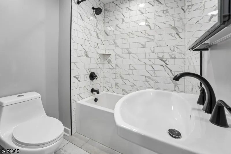 6 Woodlawn Ter Randolph, NJ 07869