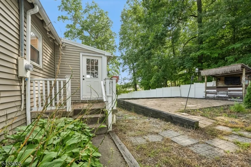 6 Woodlawn Ter Randolph, NJ 07869