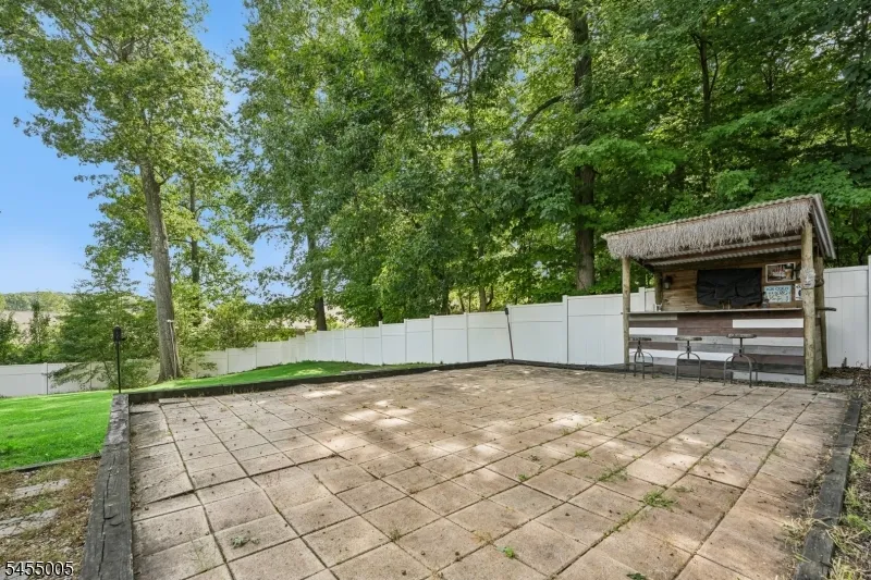6 Woodlawn Ter Randolph, NJ 07869