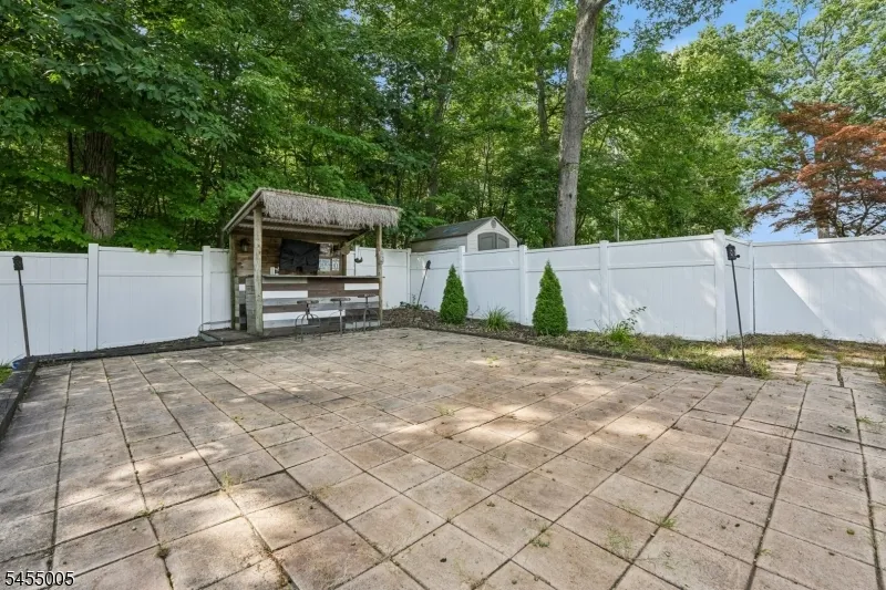 6 Woodlawn Ter Randolph, NJ 07869