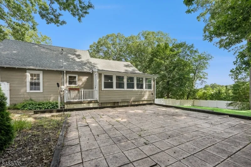 6 Woodlawn Ter Randolph, NJ 07869