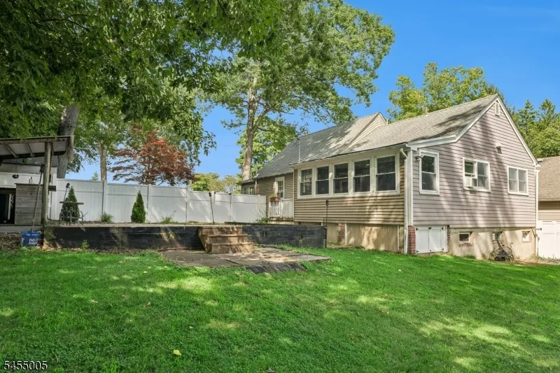 6 Woodlawn Ter Randolph, NJ 07869