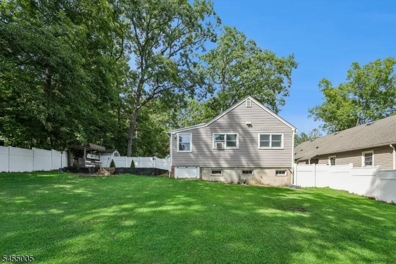 6 Woodlawn Ter Randolph, NJ 07869