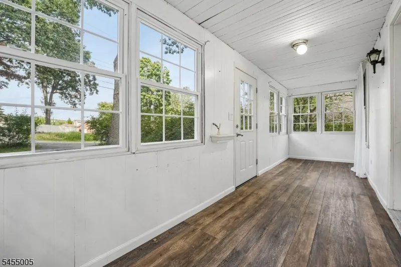 6 Woodlawn Ter Randolph, NJ 07869