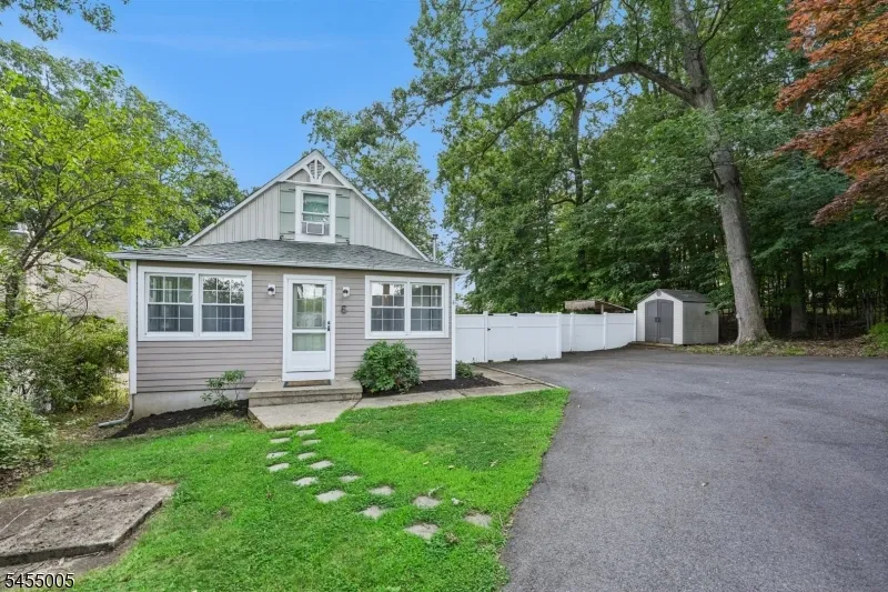 6 Woodlawn Ter Randolph, NJ 07869