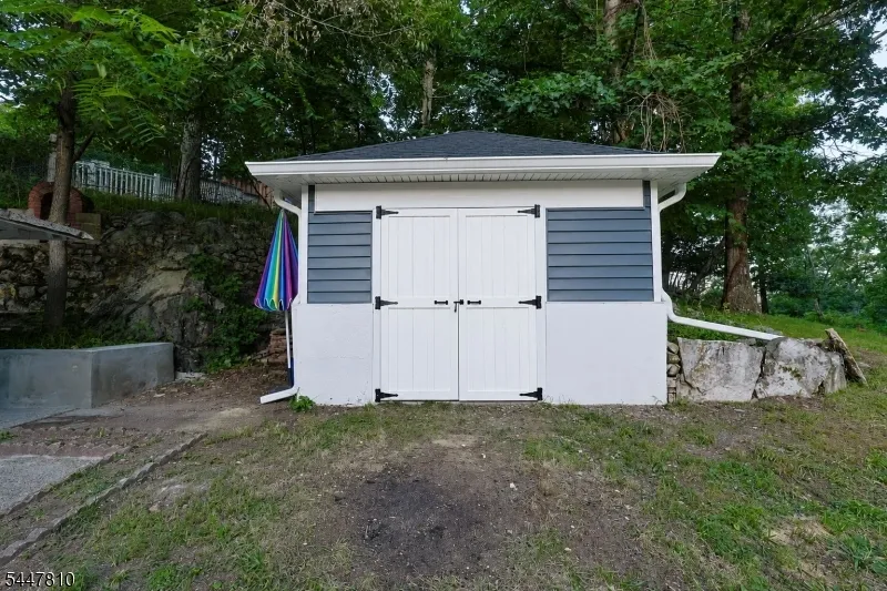 13 Maine St Jefferson, NJ 07849