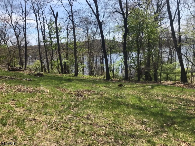 13 Maine St Jefferson, NJ 07849