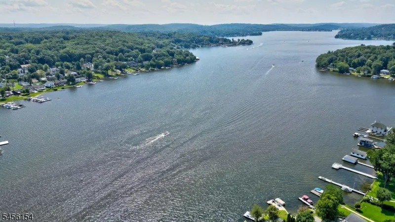 13 Maine St Jefferson, NJ 07849