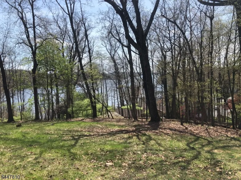 13 Maine St Jefferson, NJ 07849