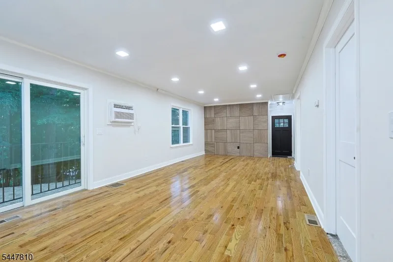 13 Maine St Jefferson, NJ 07849