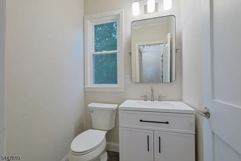 13 Maine St Jefferson, NJ 07849