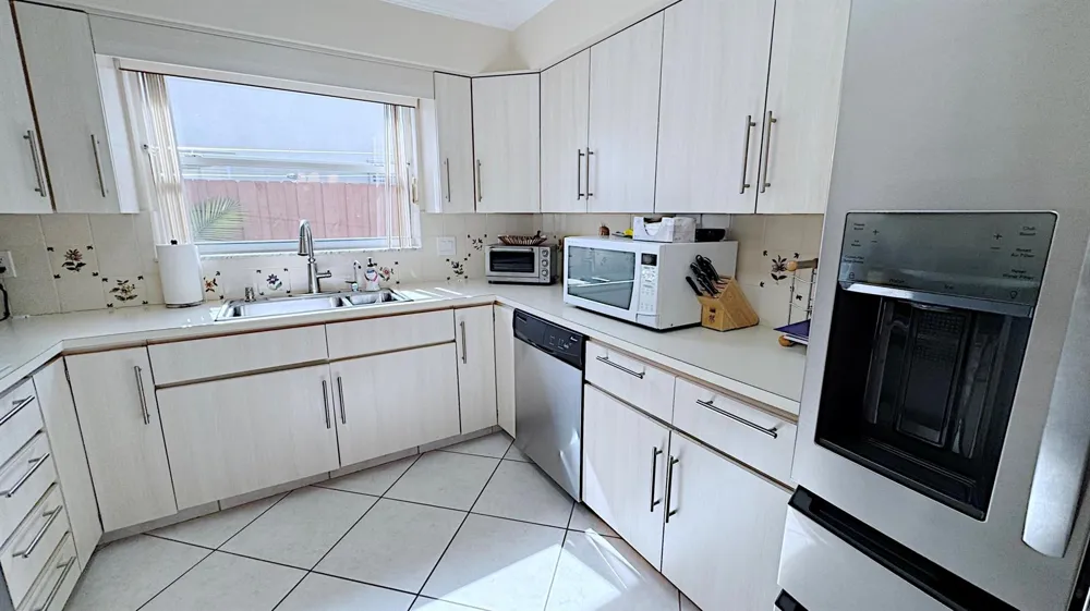 310 SE 4TH TERRACE Dania Beach, FL 33004