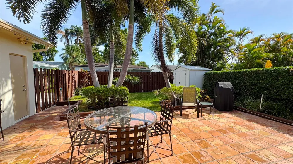310 SE 4TH TERRACE Dania Beach, FL 33004