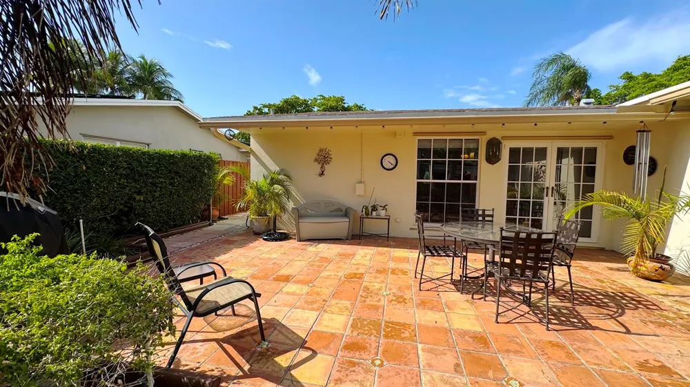 310 SE 4TH TERRACE Dania Beach, FL 33004