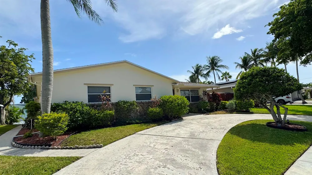 310 SE 4TH TERRACE Dania Beach, FL 33004