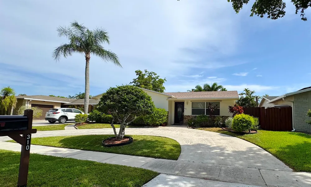 310 SE 4TH TERRACE Dania Beach, FL 33004