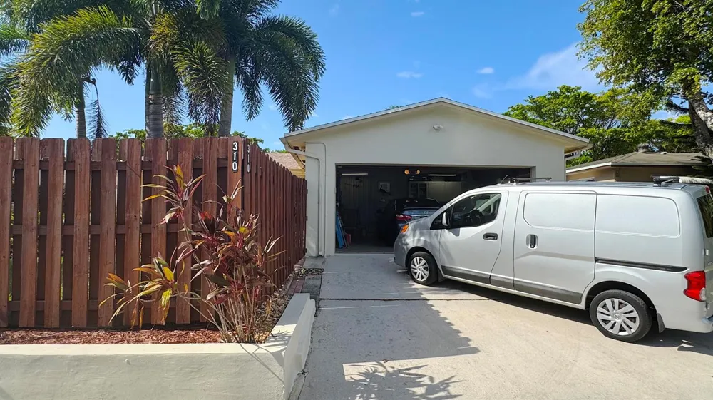310 SE 4TH TERRACE Dania Beach, FL 33004