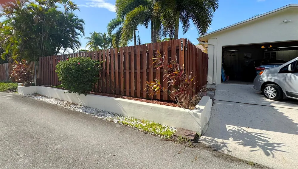 310 SE 4TH TERRACE Dania Beach, FL 33004