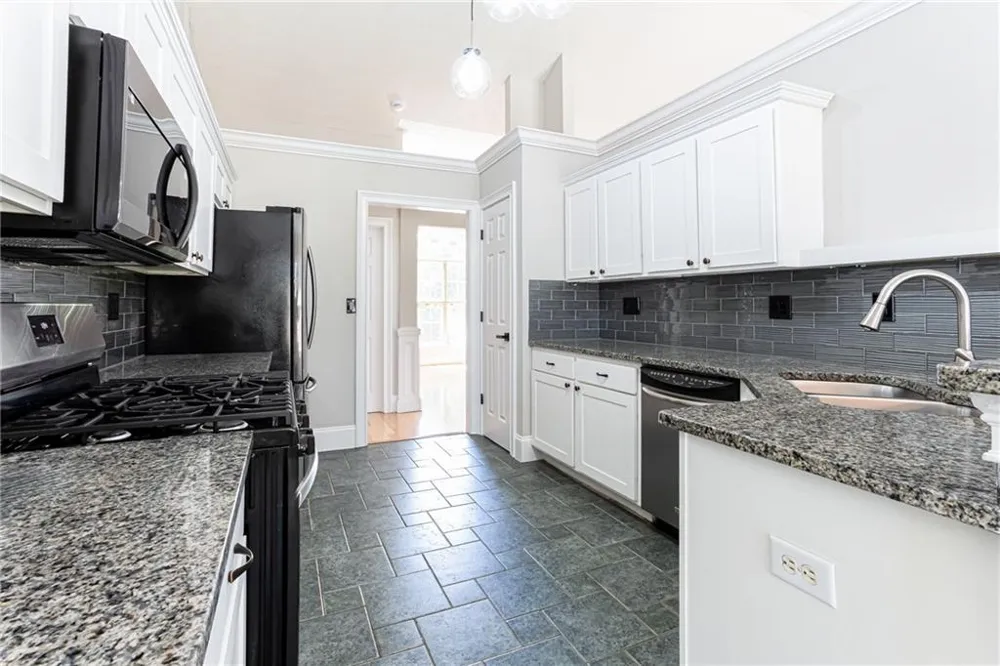 2730 Matlin Way Buford, GA 30519