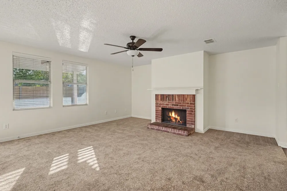 1404 Sunflower Court Burleson, TX 76028