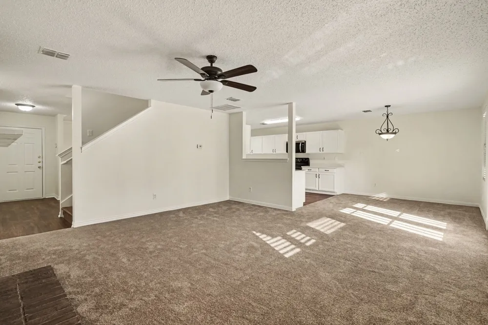 1404 Sunflower Court Burleson, TX 76028