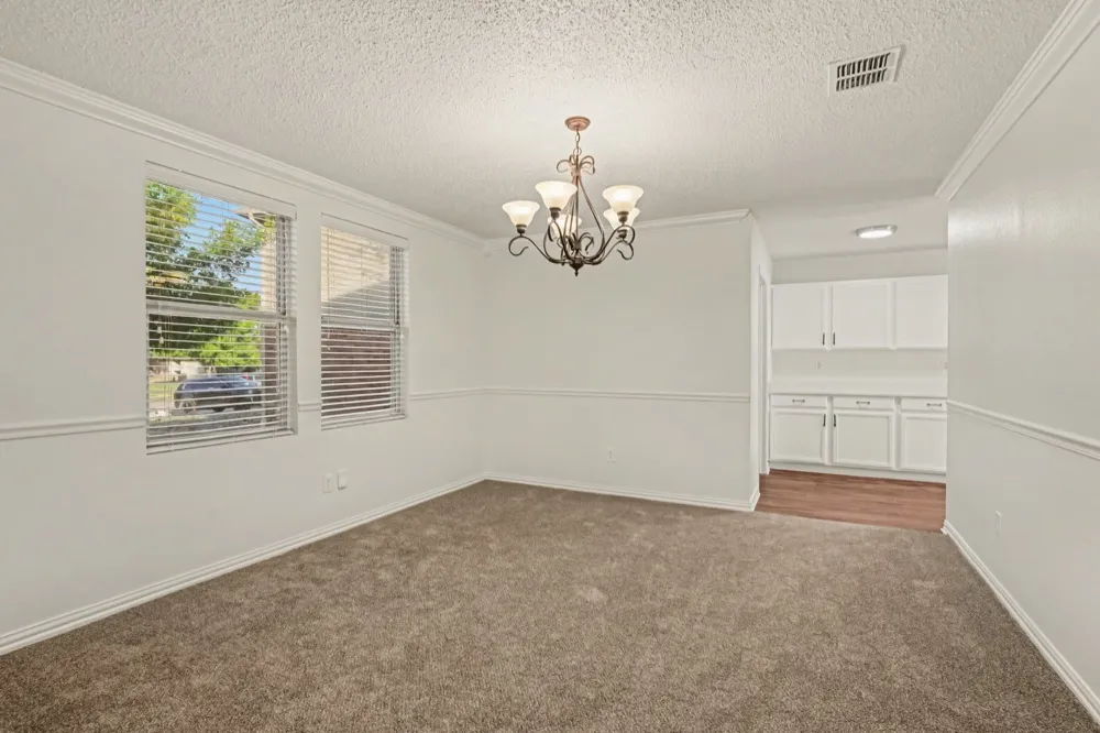 1404 Sunflower Court Burleson, TX 76028