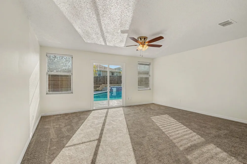 1404 Sunflower Court Burleson, TX 76028