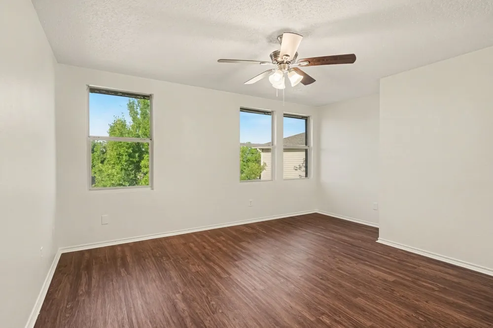 1404 Sunflower Court Burleson, TX 76028