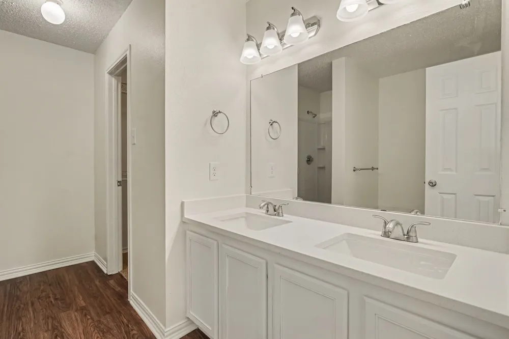 1404 Sunflower Court Burleson, TX 76028