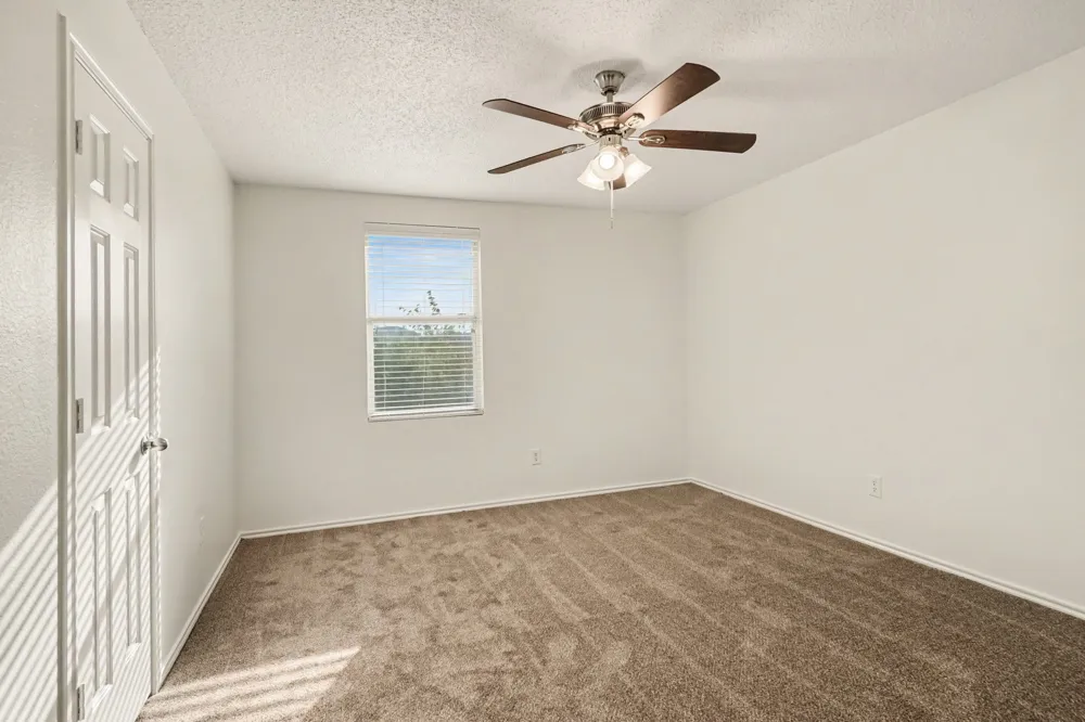 1404 Sunflower Court Burleson, TX 76028