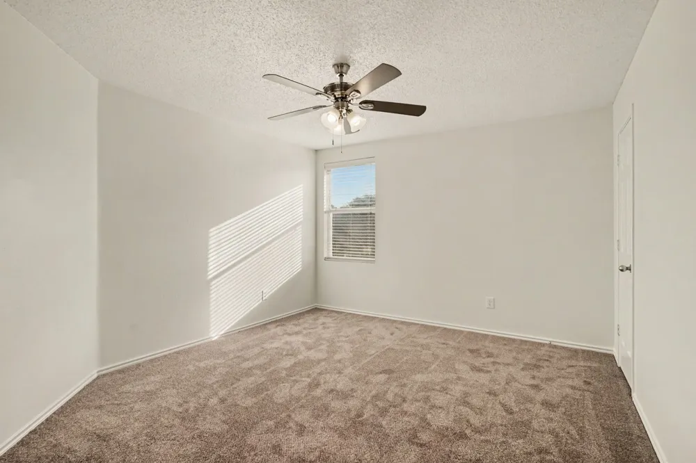 1404 Sunflower Court Burleson, TX 76028