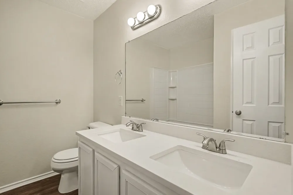 1404 Sunflower Court Burleson, TX 76028
