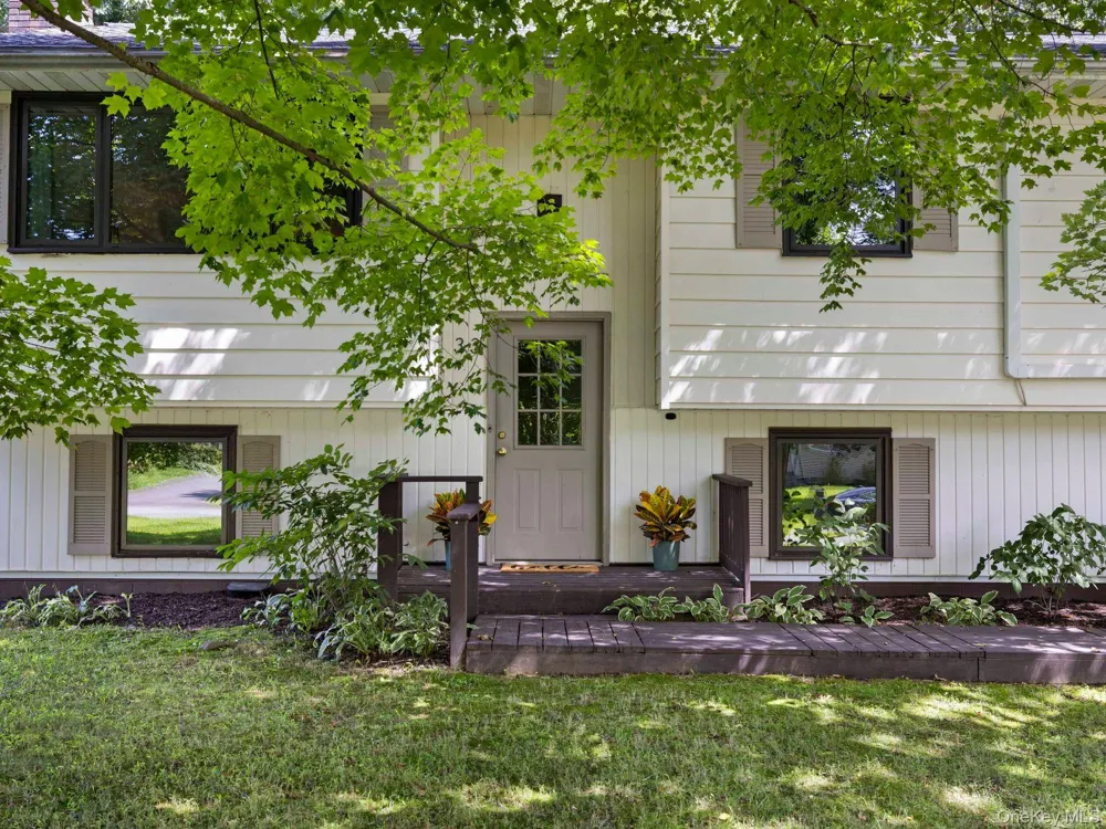 33 Alan Street Stone Ridge, NY 12484
